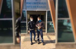 Kamu kurumlarından eşya çalan hırsız yakalandı