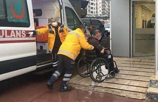 Kamyonetle otomobil kafa kafaya çarpıştı: 2 yaralı