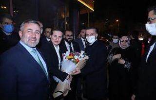 Kandemir, Bilecik’te çiçeklerle karşılandı