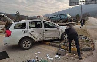 Karabük’te iki otomobil çarpıştı: 3 yaralı