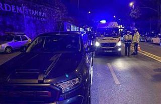 Karantinada olması gerekirken yılbaşında dışarı...