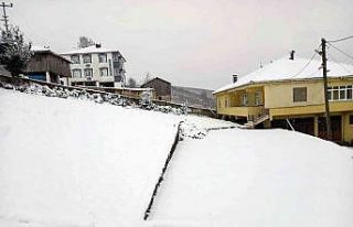 Karasu’nun yüksek kesimleri beyaza büründü