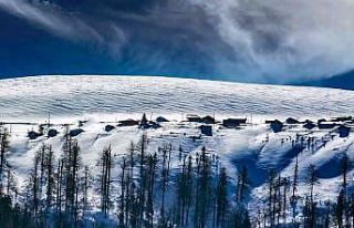 Kardüz’de kar kalınlığı 1 metreye ulaştı