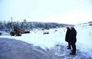 Karlı yollar Büyükşehir ekiplerince açıldı
