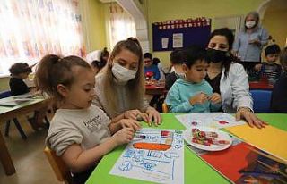 Kartal’da kreş öğrencileri parkların yapımında...