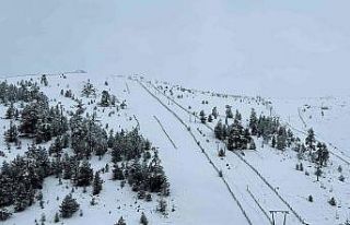 Kartalkaya’da kar kalınlığı 35 santimetreye...