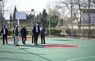 Kartepe’de spor sahaları yenileniyor