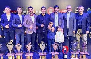 Kartepeli sporcular ödüllerini aldı
