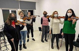 KASMEK’te keman kursları başladı