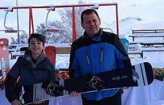 Kayakcılara malzeme yardımı yapıldı