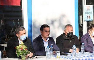 Kaymakam Bayar ve Başkan Aras Pınarlıbelen halkıyla...