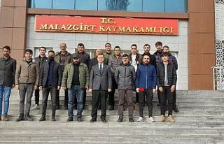 Kaymakam Demirer 1071 Malazgirt Spor Kulübü ile...