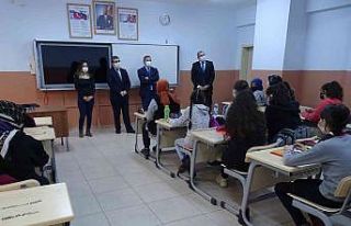 Kaymakam Özerdin öğrenciler ile sohbet etti