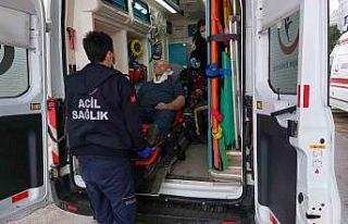 Kaza sonrası aracındaki hasara bakarken başka bir...