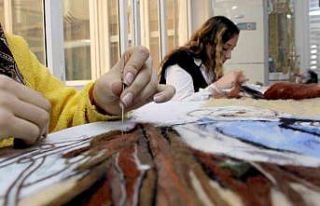 Keçe, kadınların iğne darbeleriyle sanata dönüşüyor