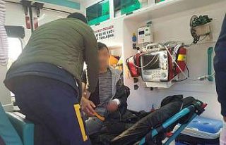 Kesici aletle kendisine zarar veren şahıs hastaneye...