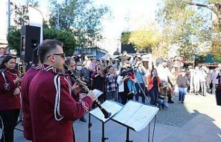 Kışlahan Meydanı’ndan şarkılar yankılandı