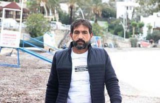 Kıyafetleri kirli olduğu için minibüste oturtulmayan...