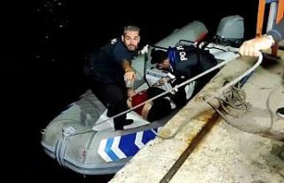 Kıyafetleriyle denize giren kadının çığlıklarına...