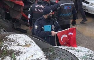 Kocaeli polisinin Türk bayrağı hassasiyeti
