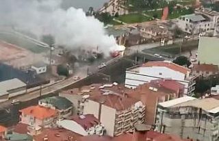 Kocaeli’de otomobil cayır cayır yandı