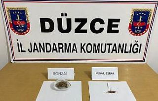 Kontrol için durdurulan araçta uyuşturucu çıktı