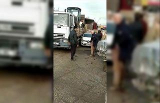 Kontrolden çıkan tır, iki aracı biçti