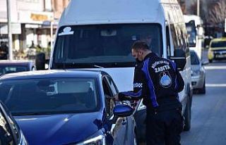 Konya Büyükşehir zabıta ekipleri dilencilere yönelik...