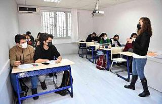 Konyaaltı’nda 300 öğrenciye eğitim desteği