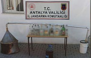 Korkuteli’de 80 litre sahte alkol yakalandı