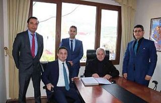 Kozan Belediyesi çalışanlarına 7 bin 600 lira...