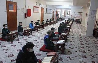 Kur’an bülbüllerinden Kur’an tilaveti