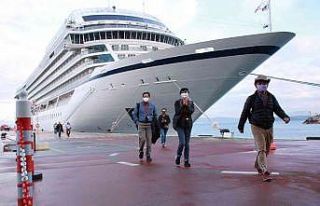 Kuşadası Limanı 2021 sezonunun son kruvaziyer gemisini,...