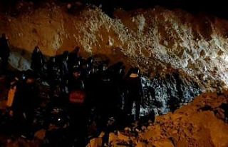 Kuşadası’nda bir işçi göçen toprağın altına...