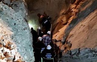 Kuşadası’nda göçük altında kalan işçi hayatını...