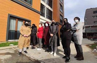 Lüks rezidans lodos nedeniyle hasar gördü: Daire...