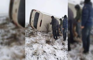 Maden servisi takla attı 5 işçi yaralandı