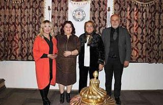 Malatya Eğitim Vakfı kadın kollarında nöbet değişimi