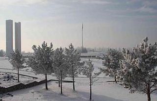 Malazgirt’te kırağı ile gelen güzellik