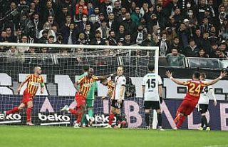 Mame Baba Thiam gollerine devam ediyor