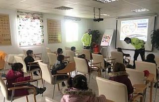 Manisa Büyükşehir Belediyesi minikleri trafik eğitimi...