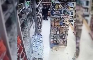 Markete giren hırsız, iş yeri sahibi tarafından...