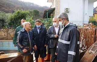 Marmaris’te vatandaşlar belediye ekiplerine teşekkür...