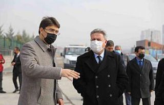 Melikgazi’de metruk yapılar yıkılıyor