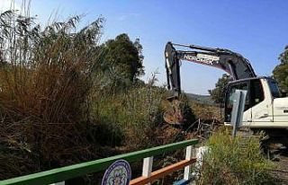 Menteşe’de 5 kilometre dere temizliği yapıldı
