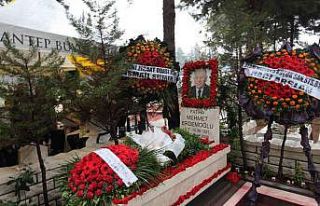 Merhum Mehmet Erdemoğlu mezarı başında anıldı