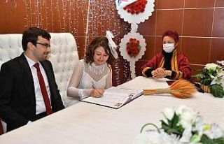 Mersin’de 2021’in bininci nikahını fenomen nikah...