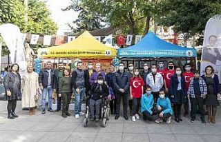 Mersin’de ’engelsiz el emeği stantları’ büyük...