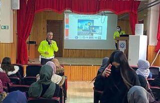 Mersin’de okullardaki trafik eğitimleri sürüyor