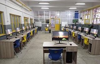 Meslek lisesi’ne CNC simülasyon ve hidrolik pnömatik...